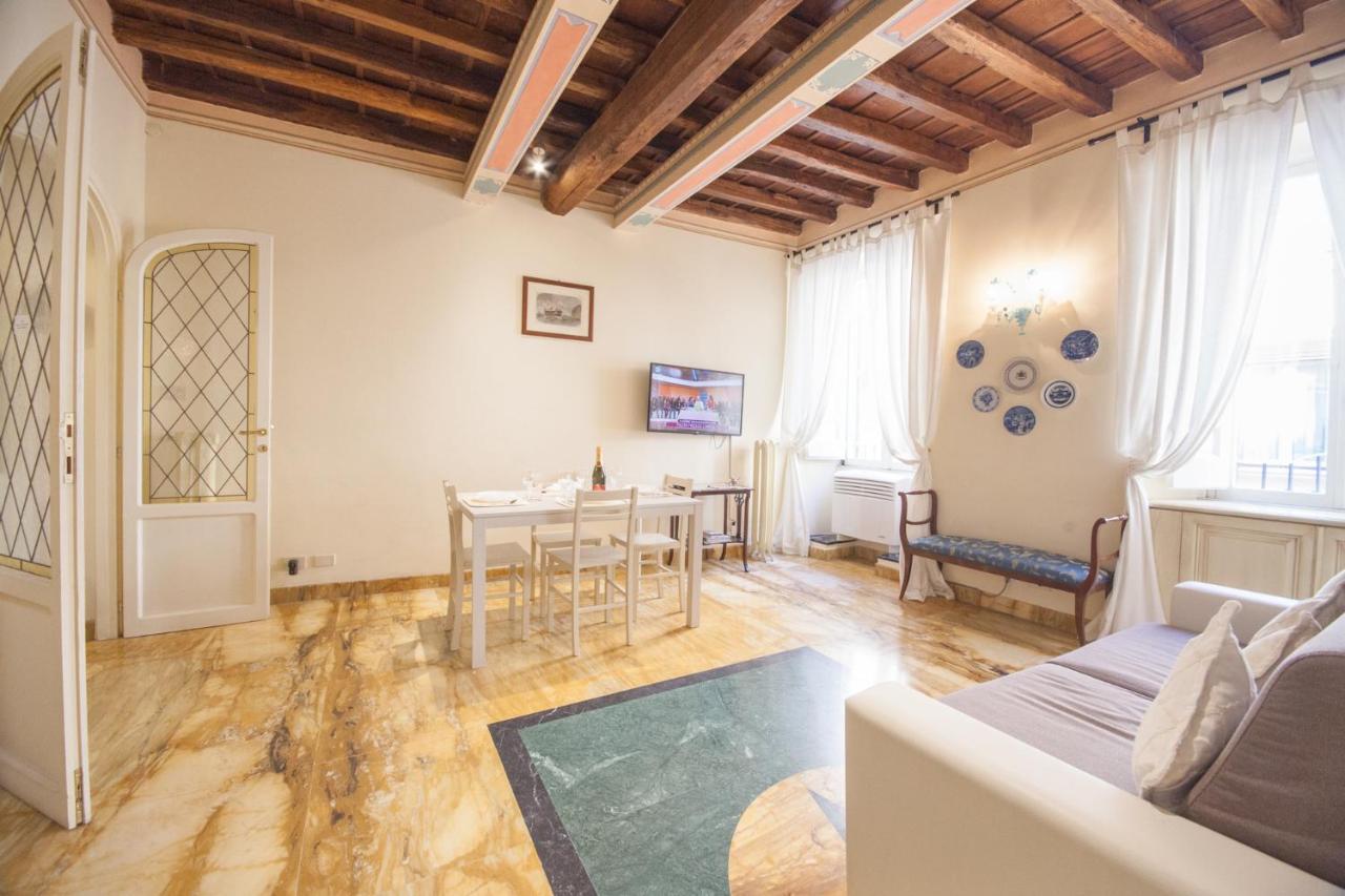 Gregoriana Apartment *