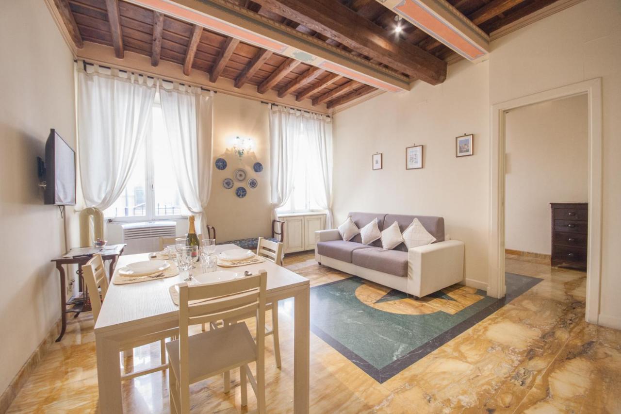 Gregoriana Apartment