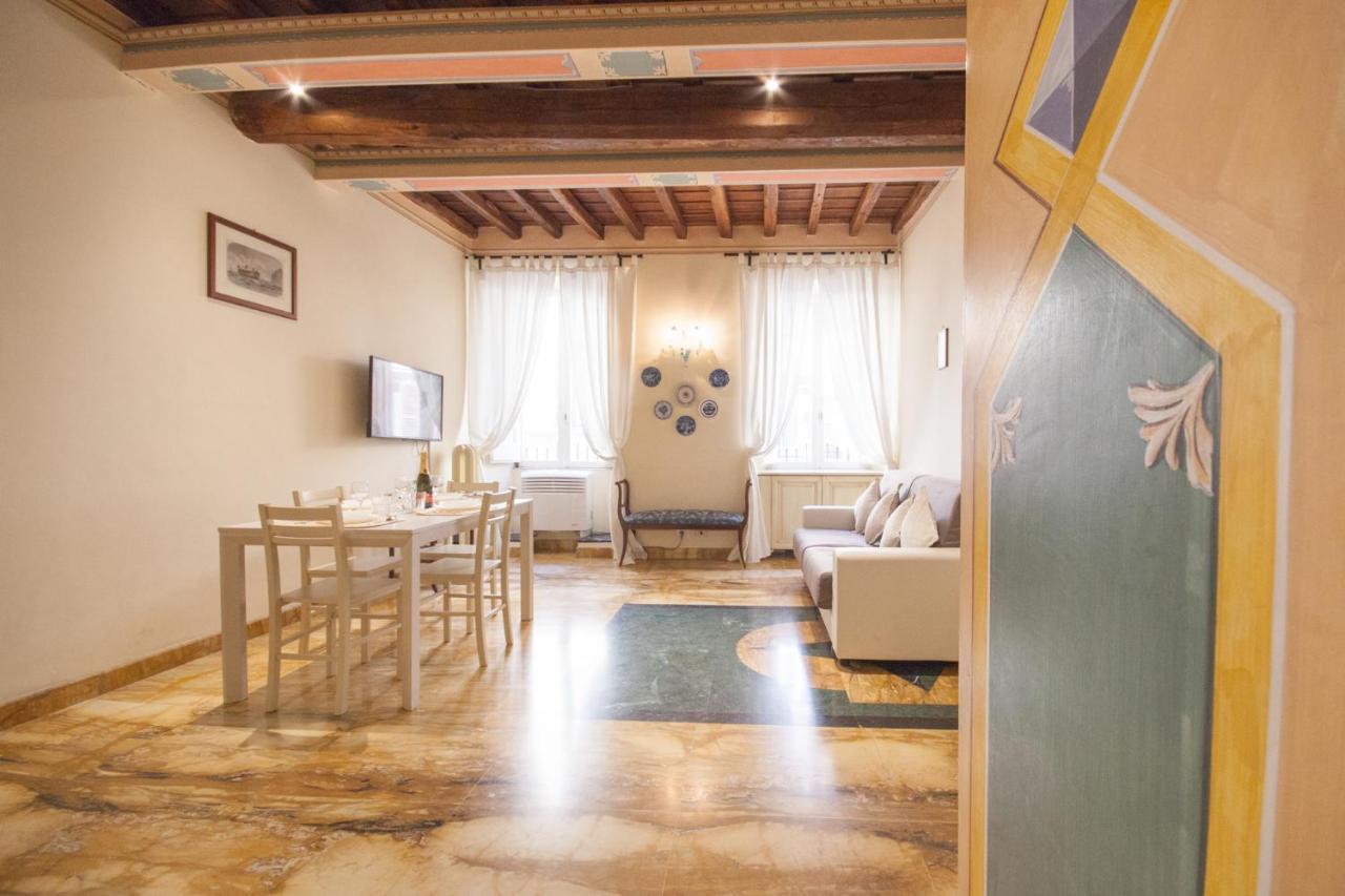 Gregoriana Apartment *